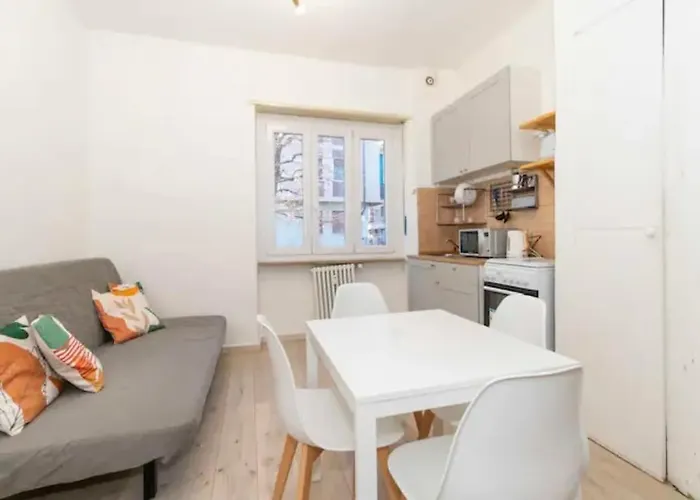 City Flat, Strategic Position